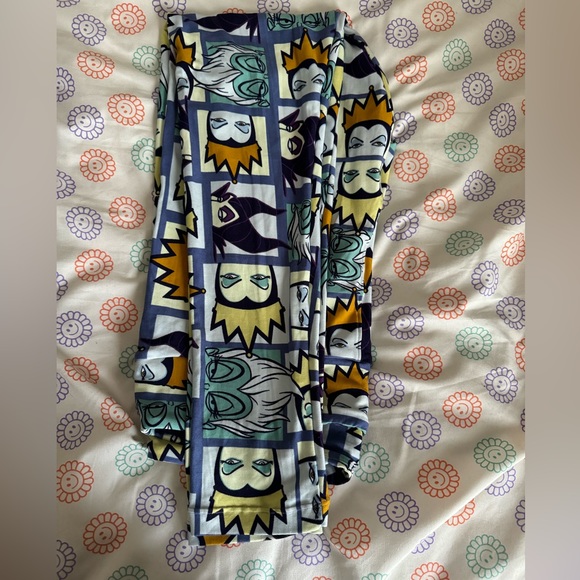 TC LulaRoe Disney Leggings - Multi-Villain (OG release) - Blue/Purple colorwave - Picture 2 of 4